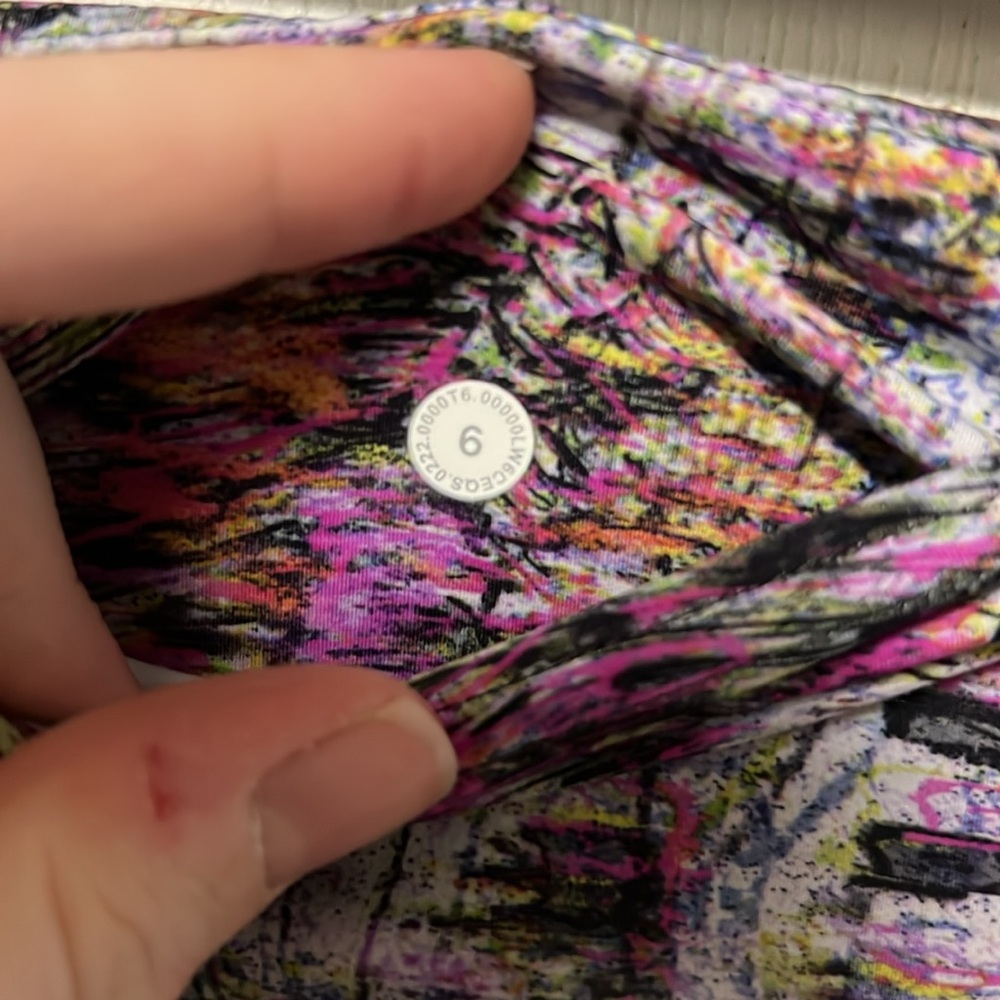 Lululemon Fast and Free High-Rise Crop 23"
Firework Floral Multi - Picture 5 of 6